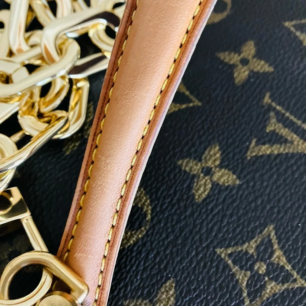 Louis Vuitton Monogram Brown Vanity Case with Gold Chain Strap - Picture 12 of 16